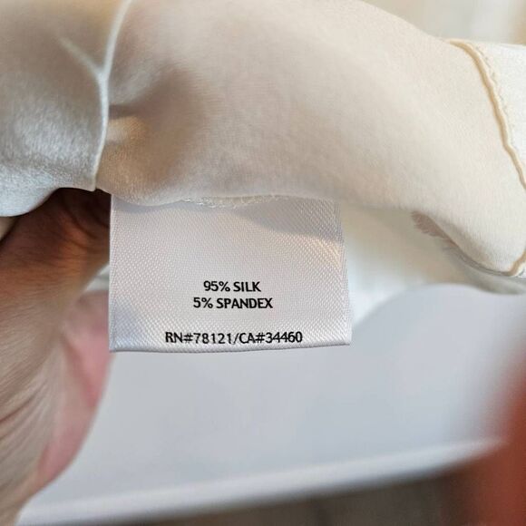 Eileen Fisher Silk Ivory V Neck Tank Top Size PM - Picture 6 of 7